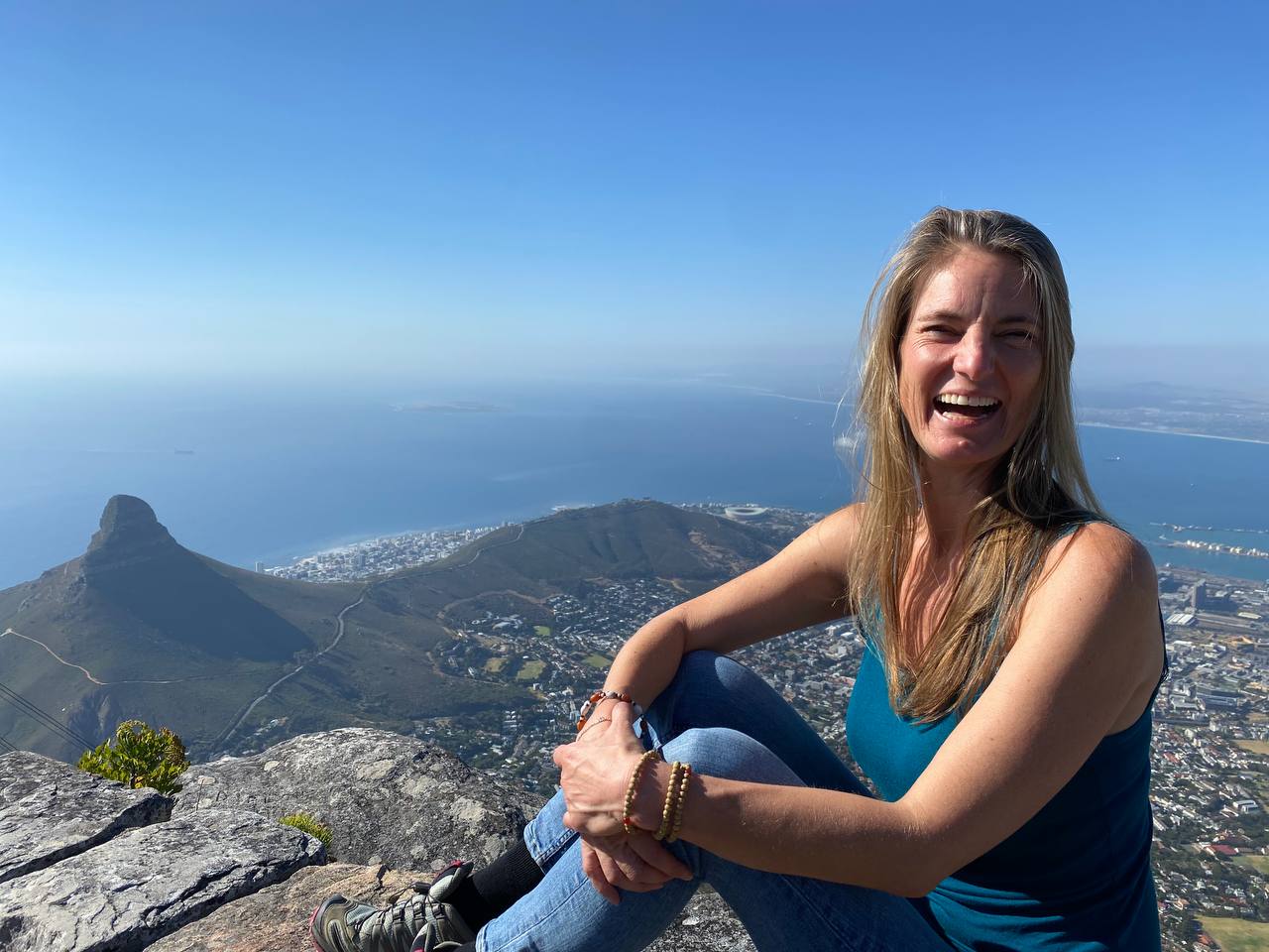 Elke auf dem Tafelberg_lachend3